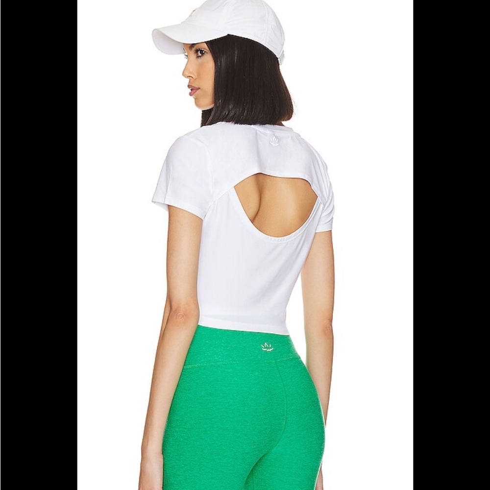 Beyond Yoga Featherweight Cropped Open Back Tee